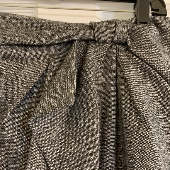 EUC. Banana Republic faux wrap skirt - Picture 3 of 4